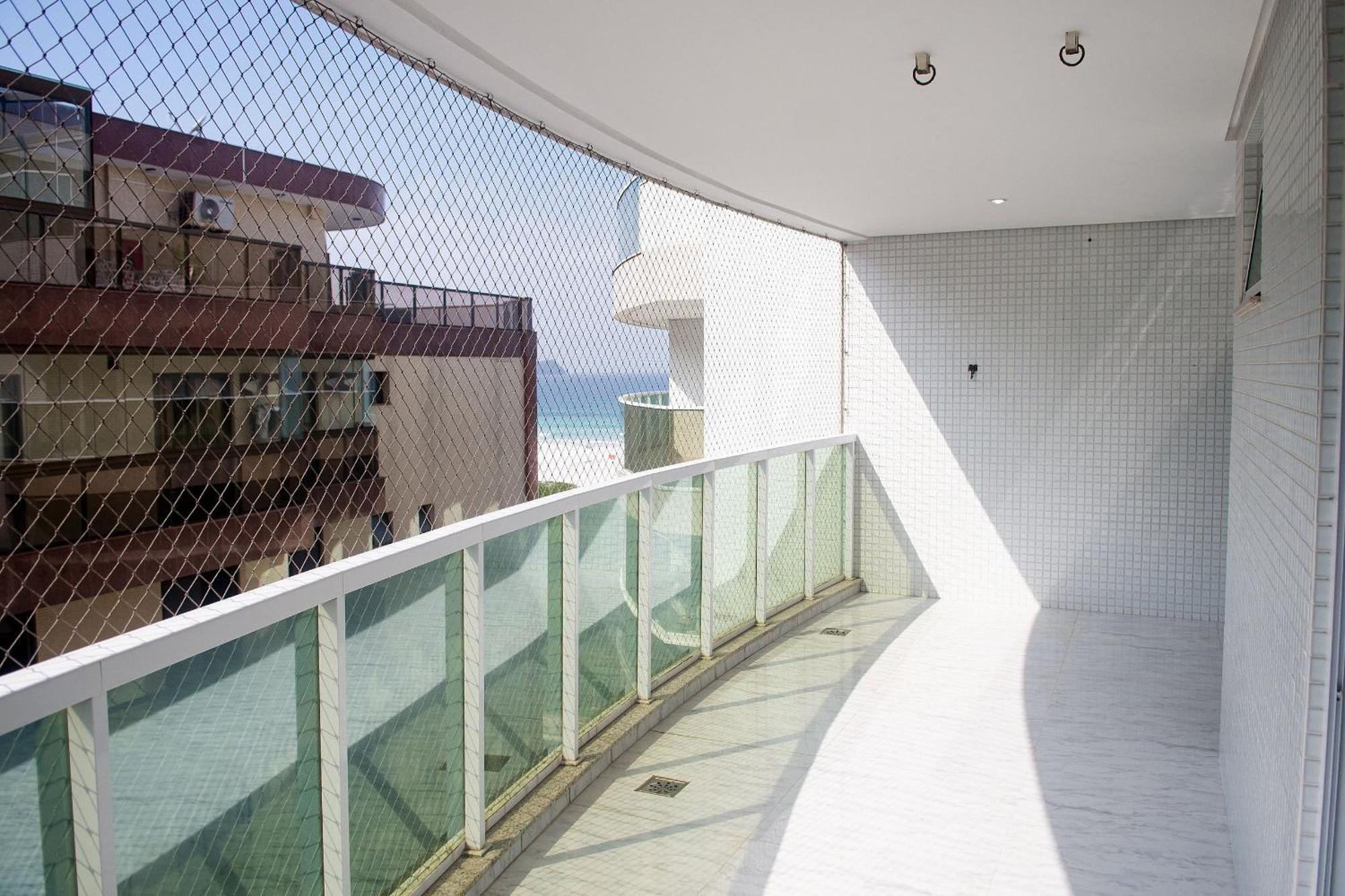 Cobertura De Luxo Com Piscina E Churrasqueira Na Praia Do Forte Кабо Фрио Екстериор снимка